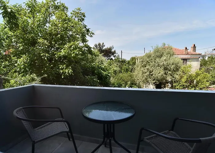 Neki's * Σκάλα Καλλιράχης